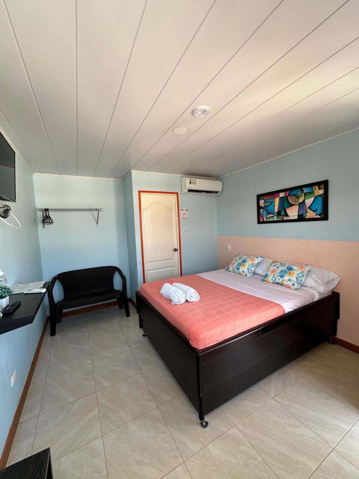 Victoria'S Gennie Bay Village Hostal San Andres  Ngoại thất bức ảnh