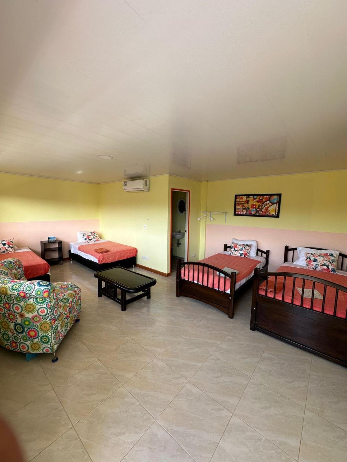 Victoria'S Gennie Bay Village Hostal San Andres  Ngoại thất bức ảnh