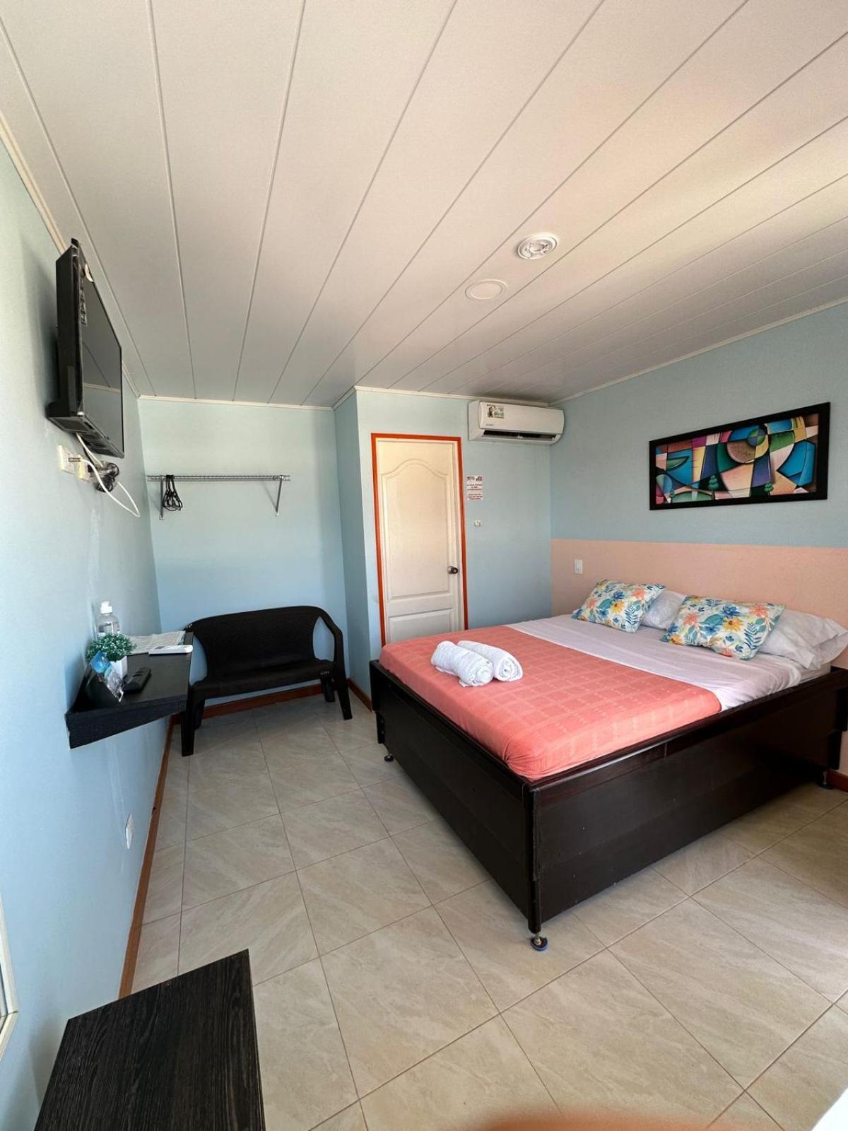 Victoria'S Gennie Bay Village Hostal San Andres  Ngoại thất bức ảnh