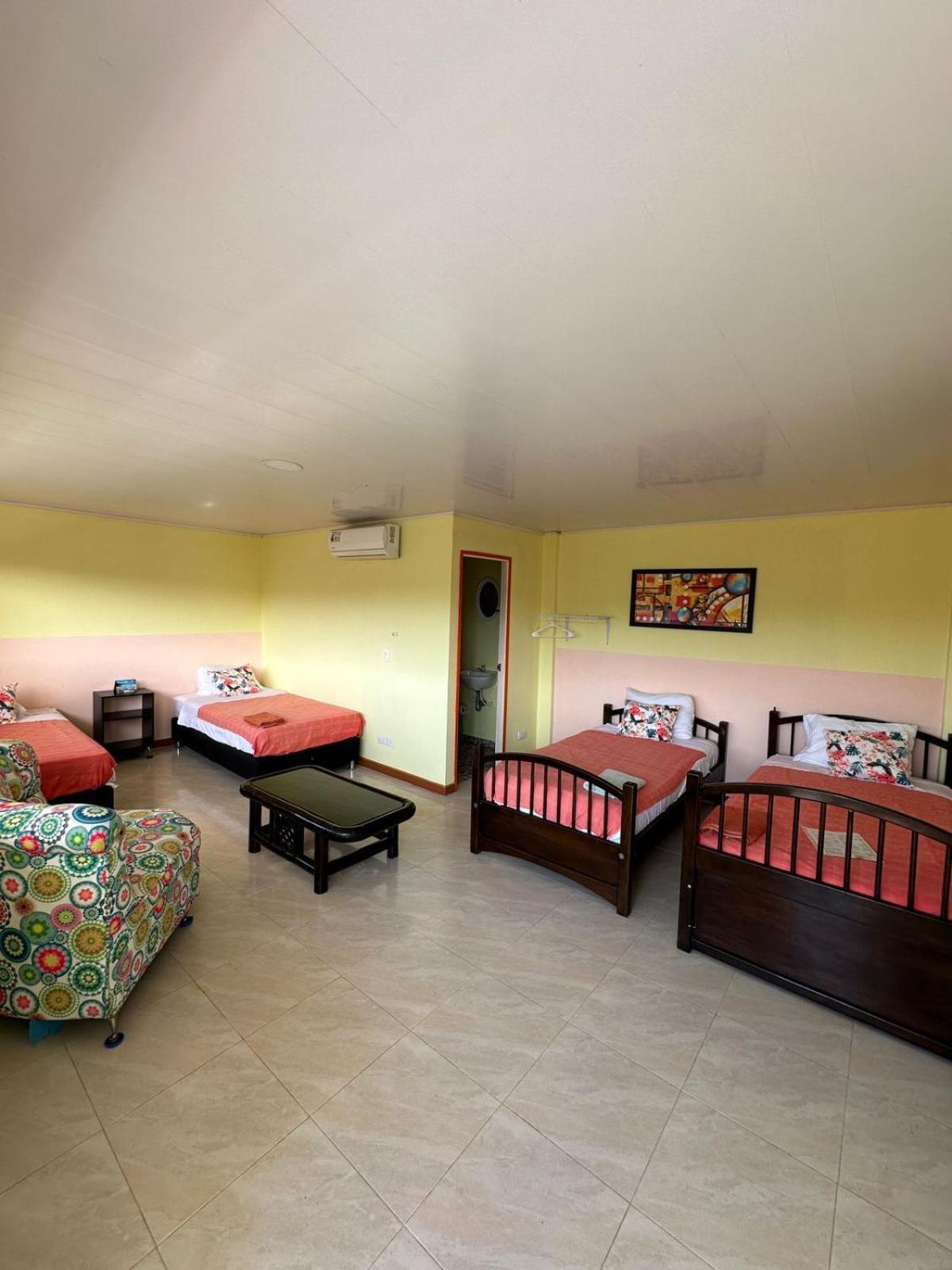 Victoria'S Gennie Bay Village Hostal San Andres  Ngoại thất bức ảnh