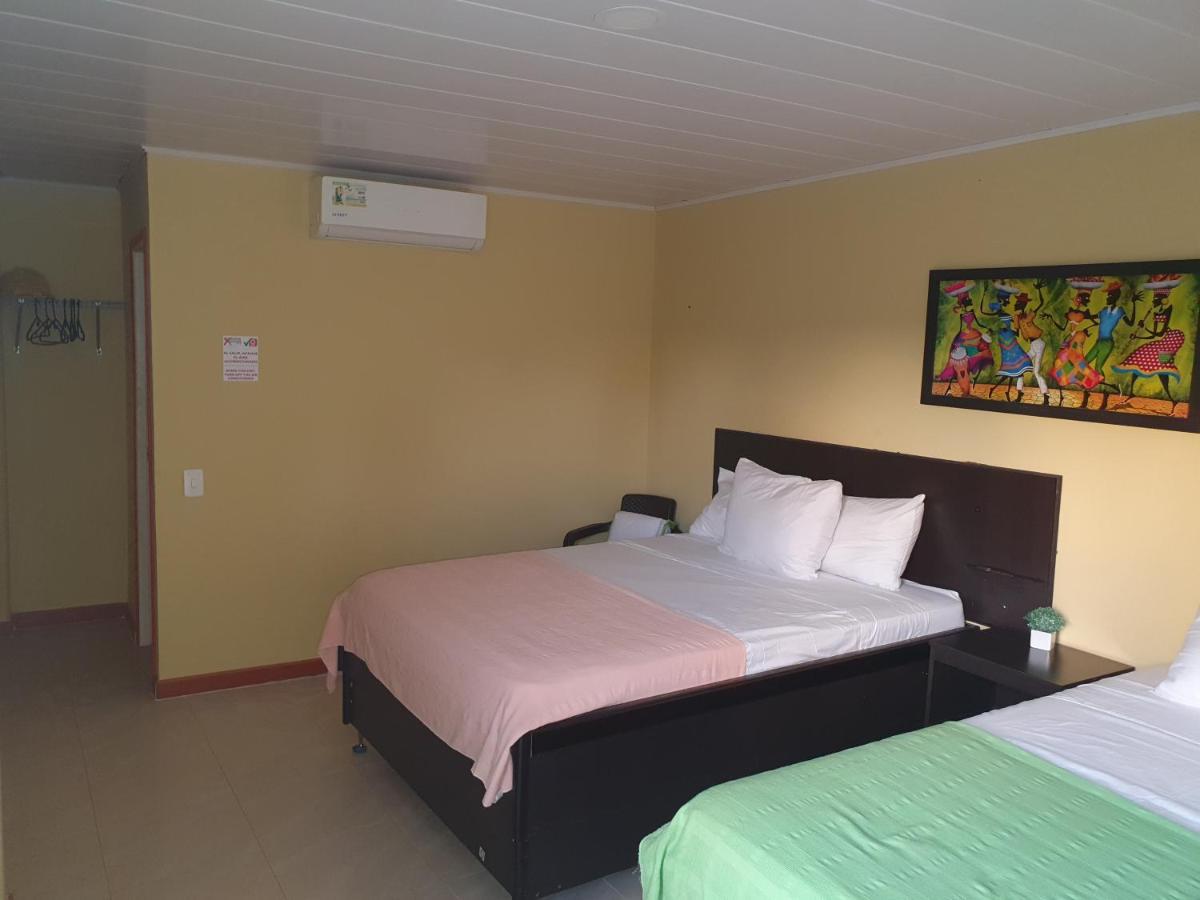 Victoria'S Gennie Bay Village Hostal San Andres  Ngoại thất bức ảnh