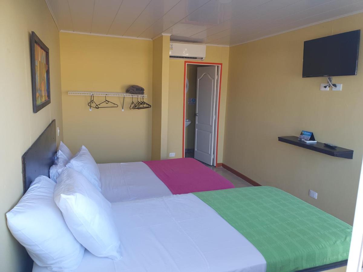 Victoria'S Gennie Bay Village Hostal San Andres  Ngoại thất bức ảnh
