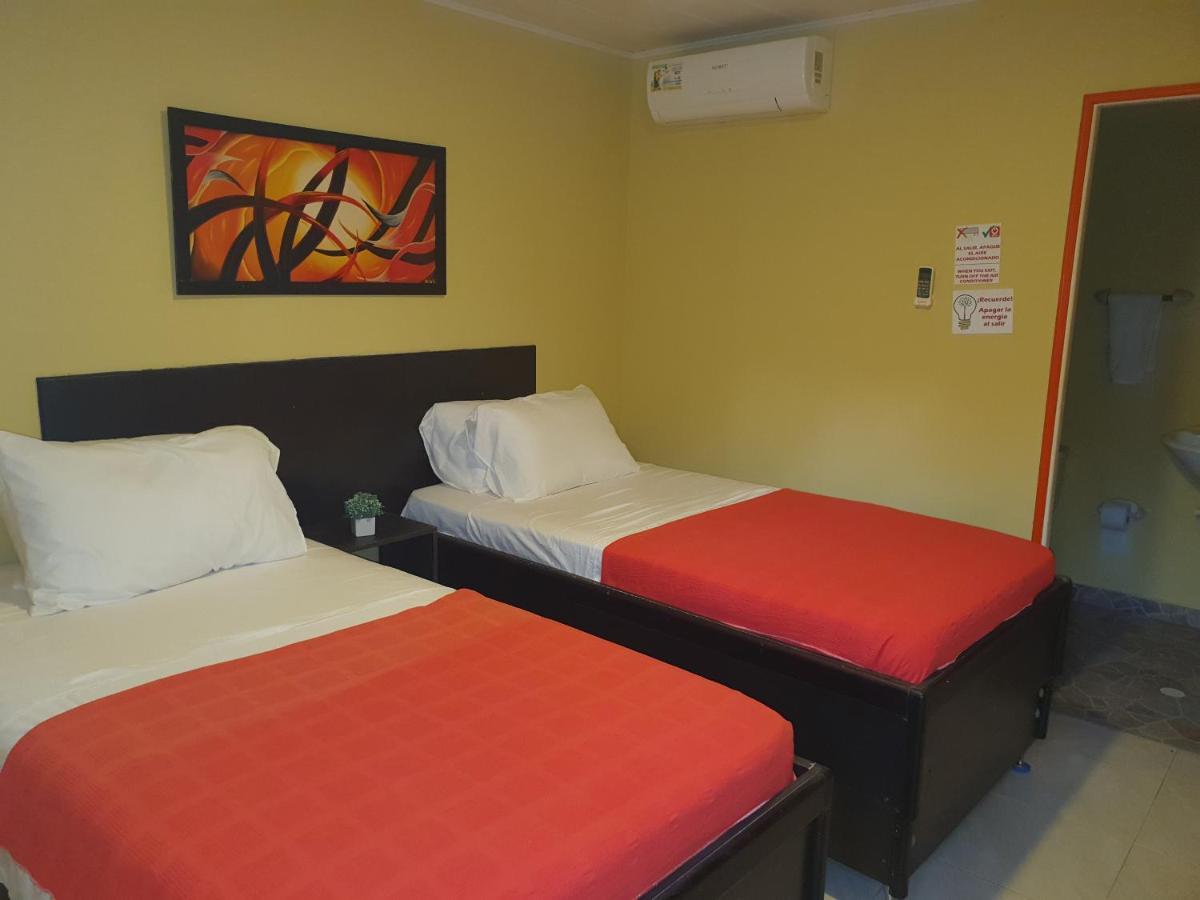 Victoria'S Gennie Bay Village Hostal San Andres  Ngoại thất bức ảnh