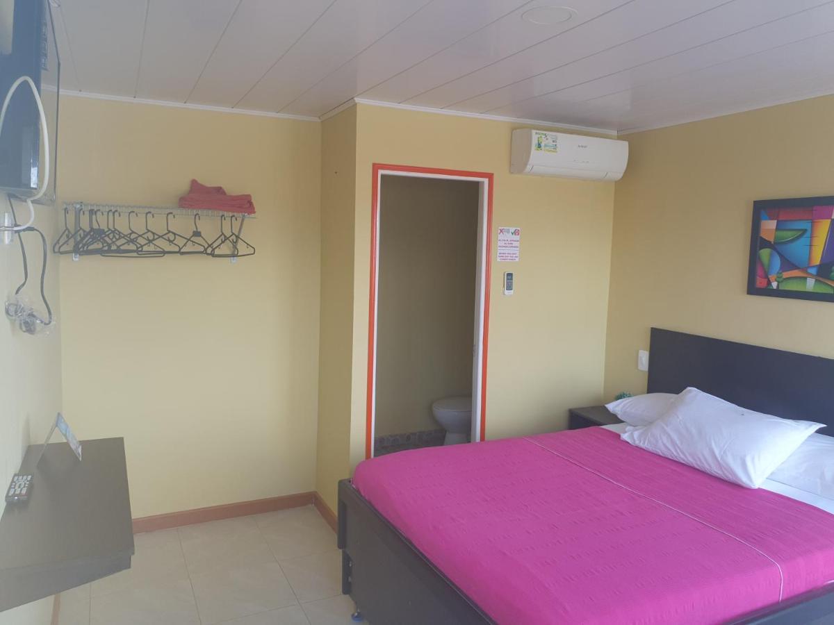 Victoria'S Gennie Bay Village Hostal San Andres  Ngoại thất bức ảnh